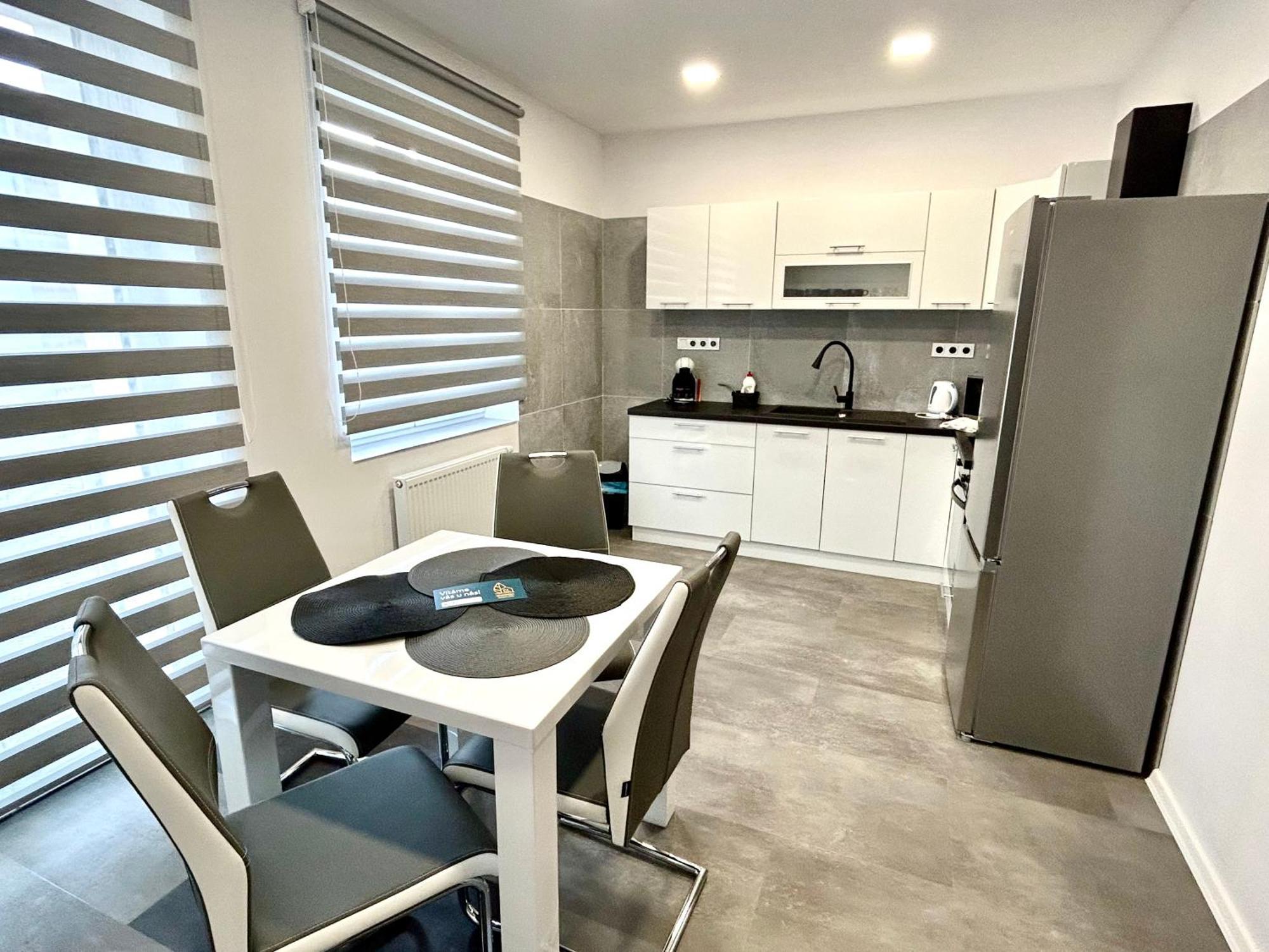 Apartmany Premium Se Soukromym Parkovanim Ceska Lipa Luaran gambar