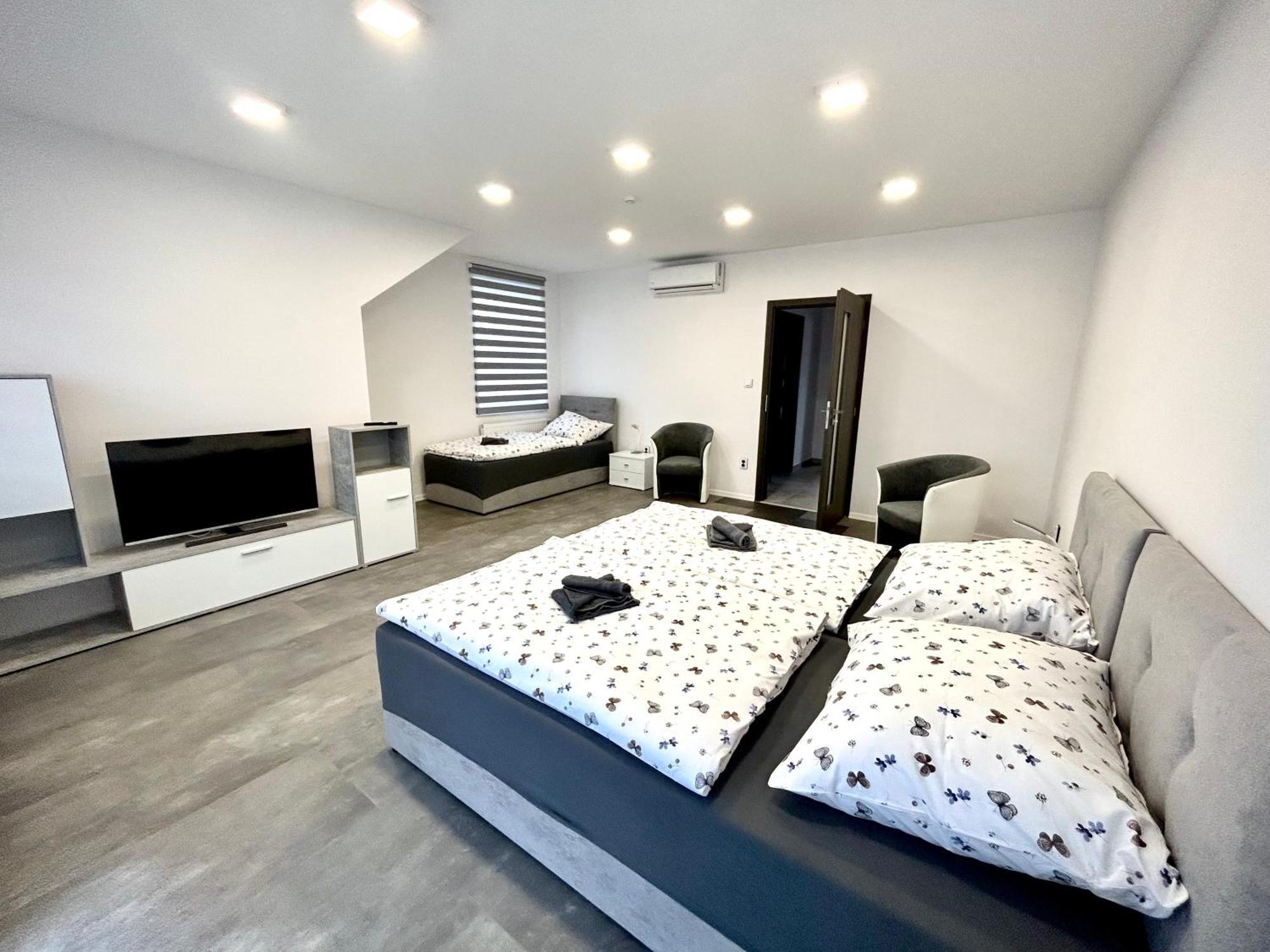 Apartmany Premium Se Soukromym Parkovanim Ceska Lipa Luaran gambar