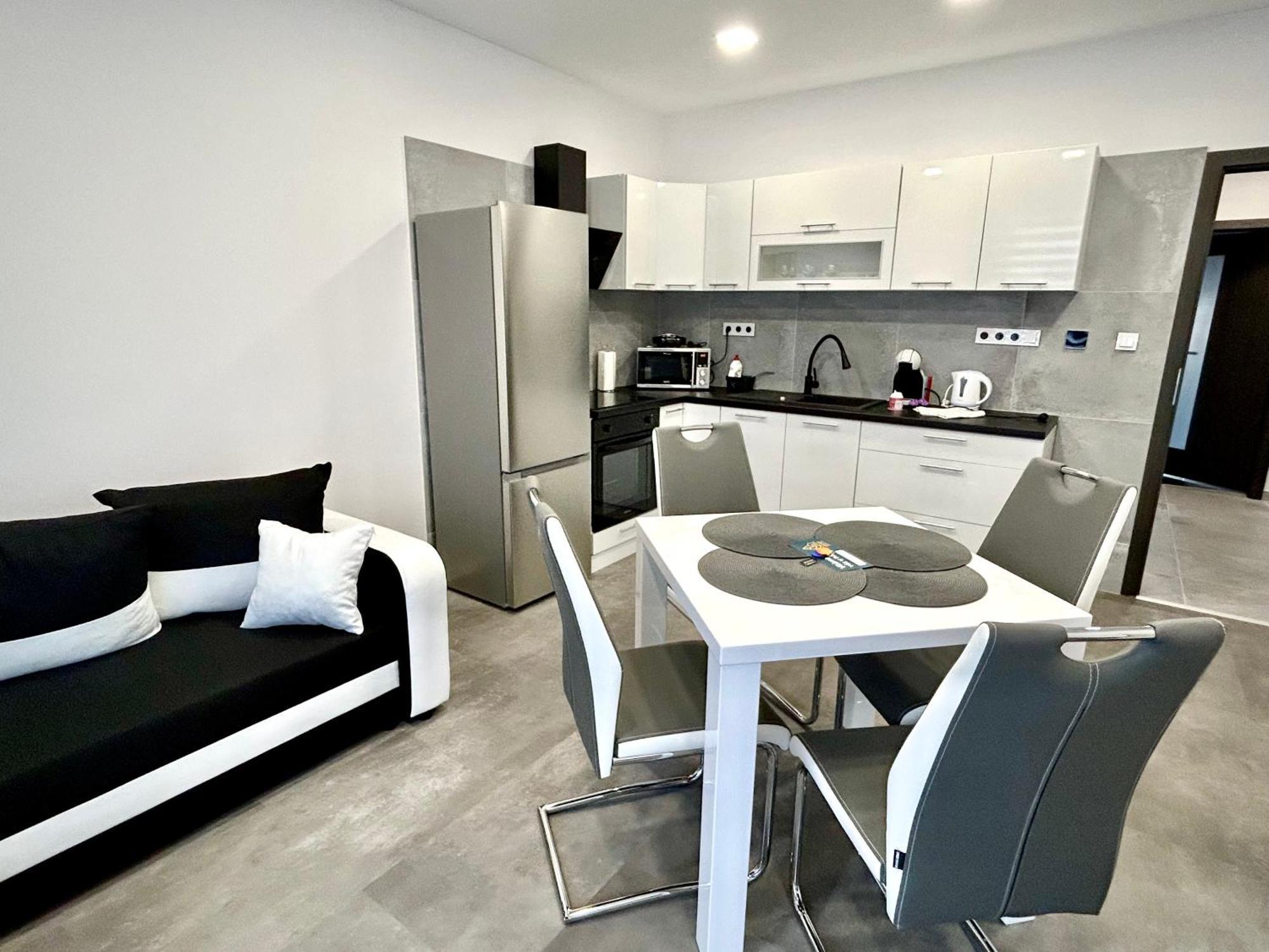 Apartmany Premium Se Soukromym Parkovanim Ceska Lipa Luaran gambar
