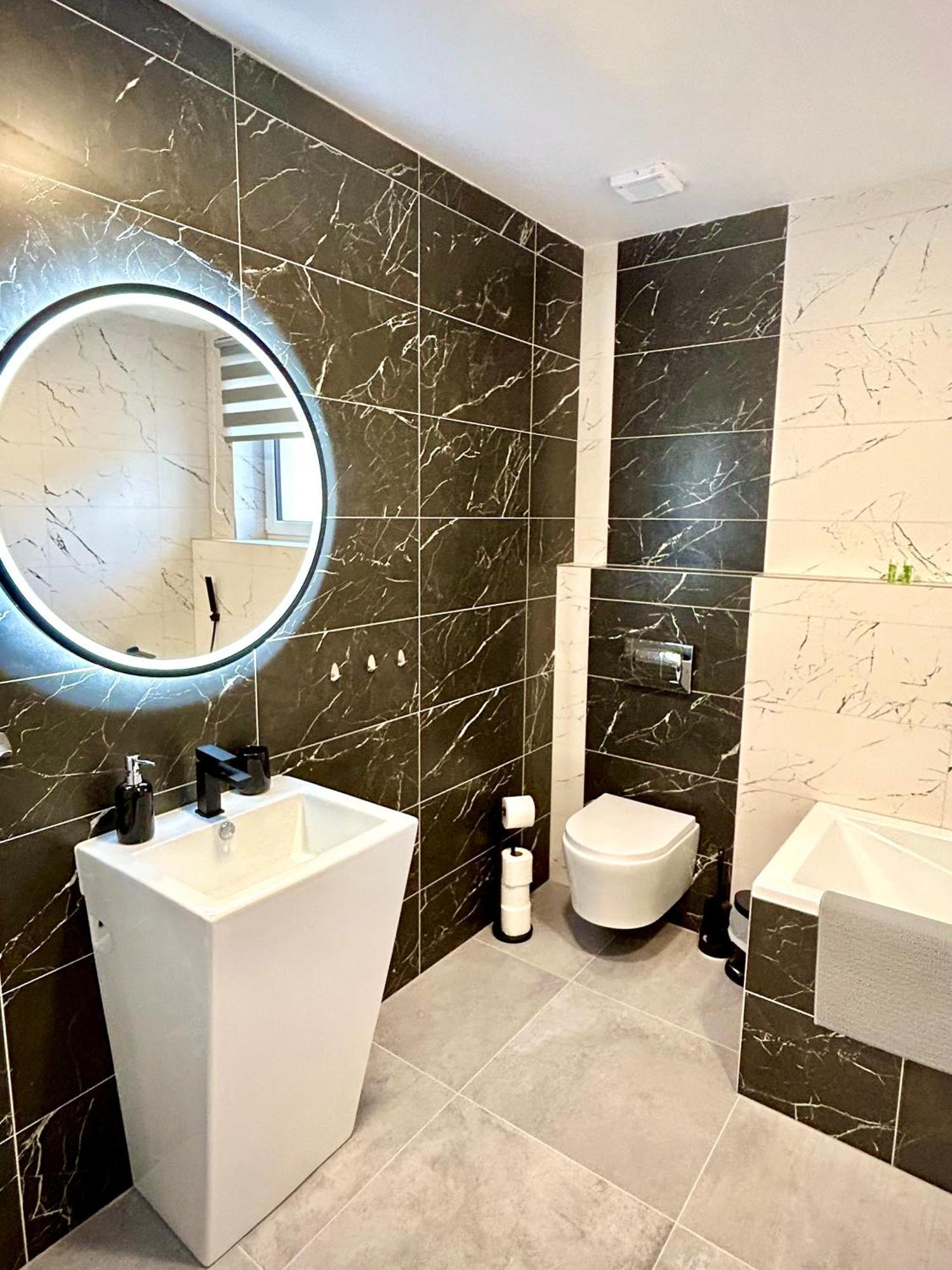 Apartmany Premium Se Soukromym Parkovanim Ceska Lipa Luaran gambar